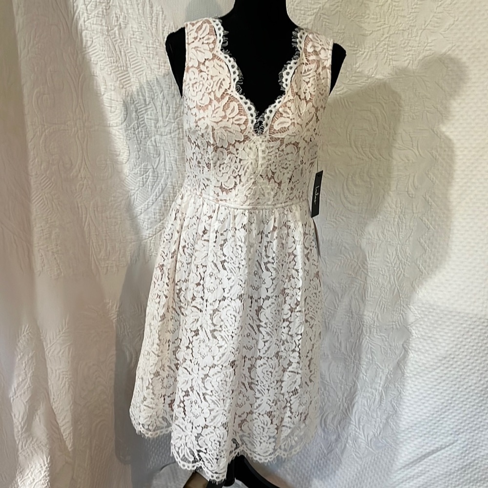 Love Swept White Lace Midi Skater‎ Dress, size medium, NWT